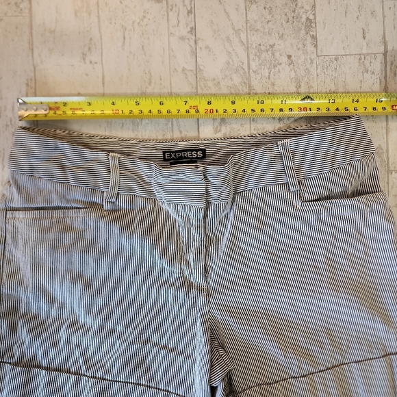Express Editor black and white striped shorts Size 4 - Picture 12 of 12